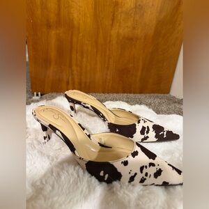 Stylish Cow Print Women's Mules